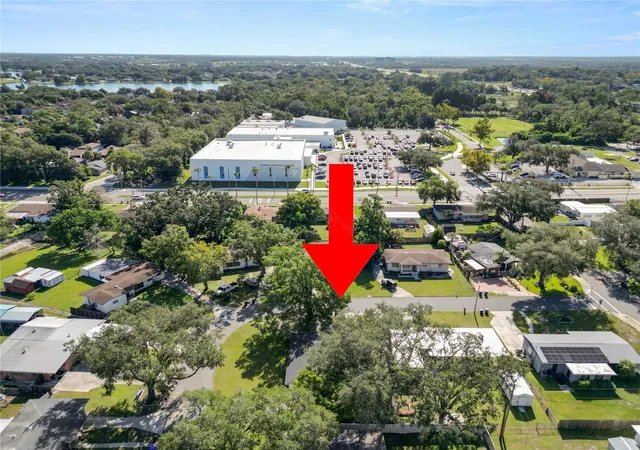 Photo 4 of Single family home for sale at 621 Hillside Dr, Lakeland, FL 33803 | MLS# L4964593 | Listing updated on 2026-10-08