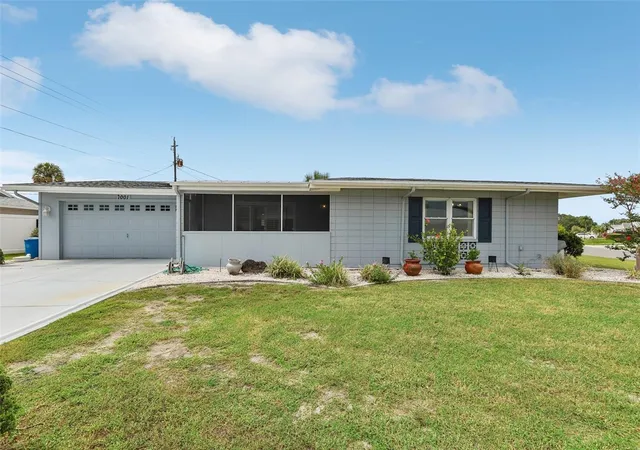 Photo 3 of Single family home for sale at 1001 La Jolla Ave, Sun City Center, FL 33573 | MLS# TB8542762 | Listing updated on 2026-09-11