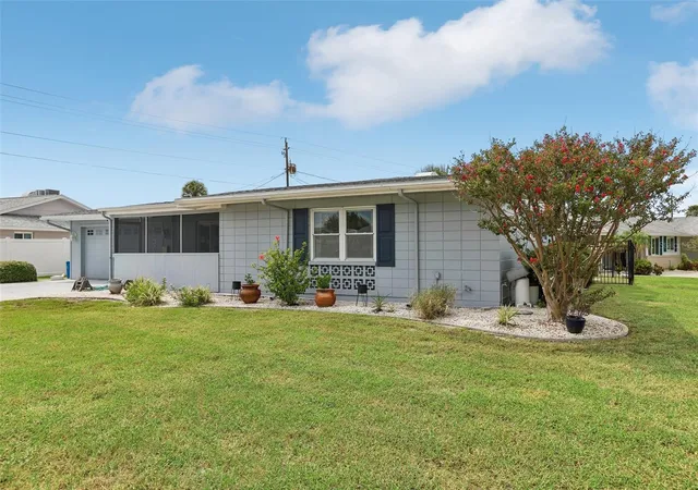 Photo 3 of Single family home for sale at 1001 La Jolla Ave, Sun City Center, FL 33573 | MLS# TB8542762 | Listing updated on 2026-09-11