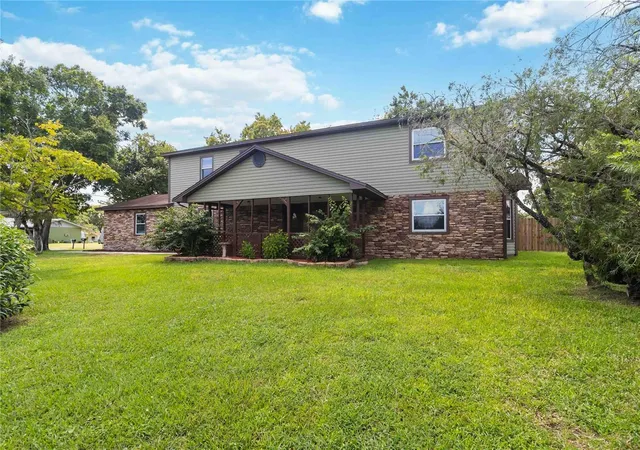 Photo 3 of Single family home for sale at 4899 Sparrow Dr, St Cloud, FL 34772 | MLS# S5156368 | Listing updated on 2026-08-31