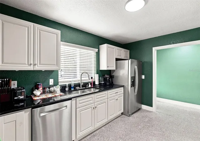Photo 4 of Sale Pending at 8405 Oak Bluff Dr, Orlando, FL 32827 | MLS# O6436832 | Listing updated on 2026-08-31