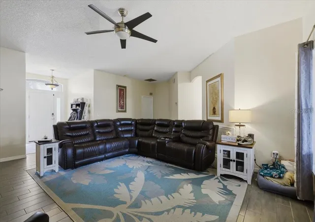 Photo 3 of Single family home for sale at 6 Birdseye Pl, Palm Coast, FL 32137 | MLS# O6436834 | Listing updated on 2026-10-24