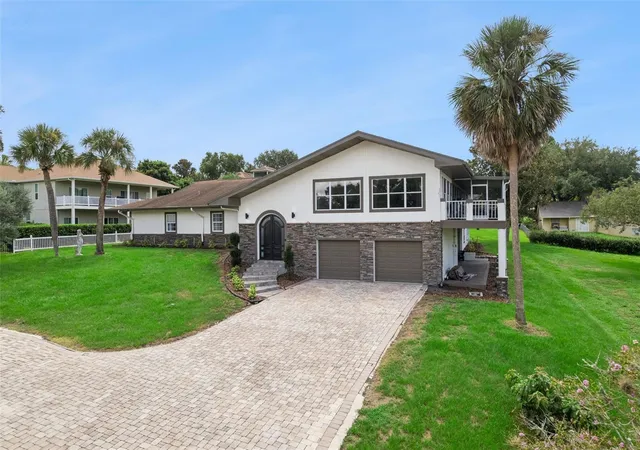 Photo 3 of Single family home for sale at 12634 Valencia Dr, Clermont, FL 34711 | MLS# O6436842 | Listing updated on 2026-09-05