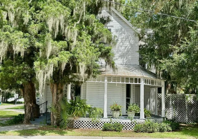 Photo 2 of Sale Pending at 190 N Oak Ave, Bartow, FL 33830 | MLS# L4964596 | Listing updated on 2026-09-30