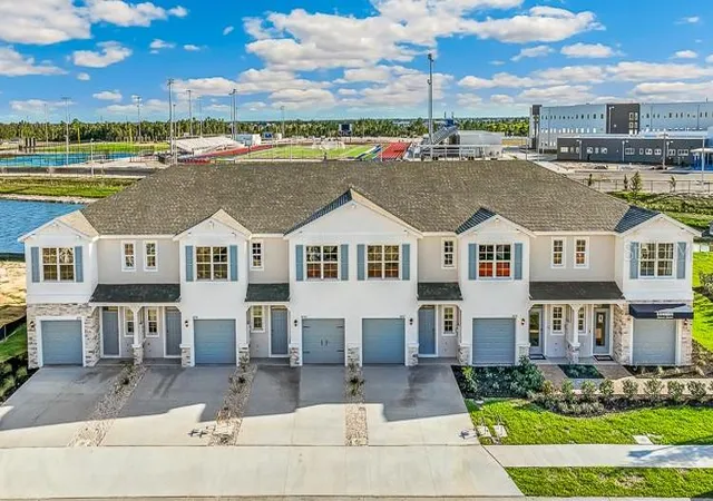 Photo 2 of Townhouse for sale at 10690 Tiger Lily Dr, Venice, FL 34293 | MLS# A4704154 | Listing updated on 2026-09-02