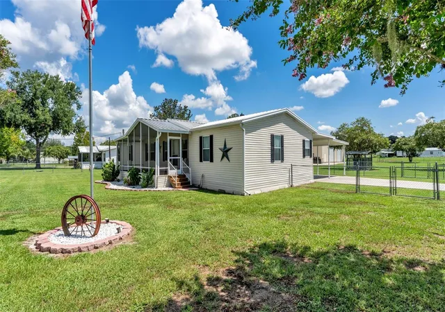 Manufactured home for sale at 332 Cesara Dr, MULBERRY, FL 33860 | MLS# P4939714