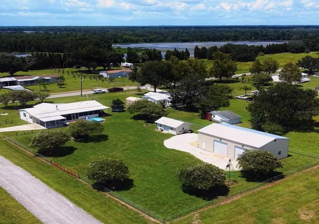 Photo 3 of Manufactured home for sale at 332 Cesara Dr, Mulberry, FL 33860 | MLS# P4939714 | Listing updated on 2026-09-19