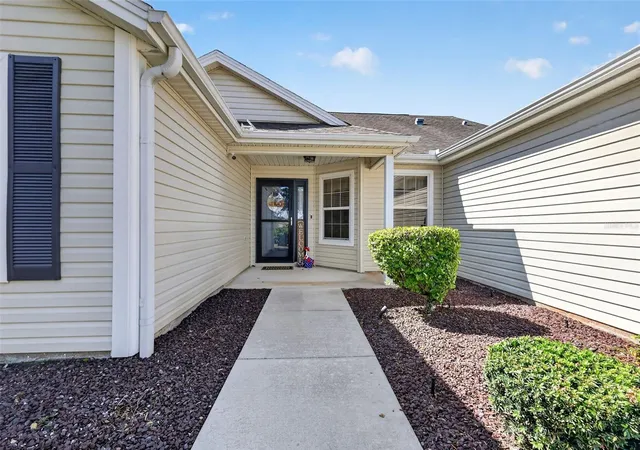 Photo 3 of Sale Pending at 12045 Northeast 51st Cir, Oxford, FL 34484 | MLS# G5117006 | Listing updated on 2026-09-24