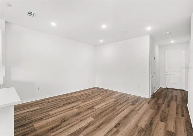 Photo 4 of Townhouse for sale at 4941 Winding River Rd, Orlando, FL 32822 | MLS# W7888937 | Listing updated on 2026-08-27