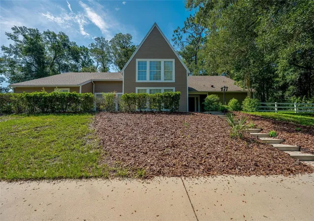 Photo 4 of Single family home for sale at 2081 Pennsylvania Dr, Deland, FL 32724 | MLS# V4950924 | Listing updated on 2026-10-05