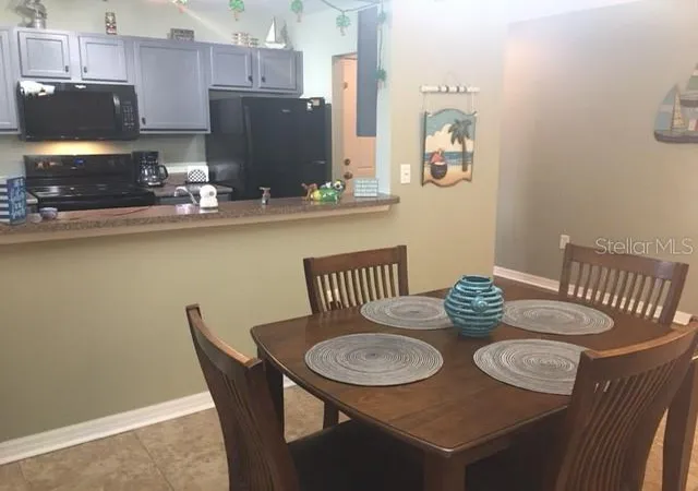 Listing Photo 4 - Condo for sale in building located at 1935 Toucan Wy, SARASOTA, FL 34232 - Unit #302