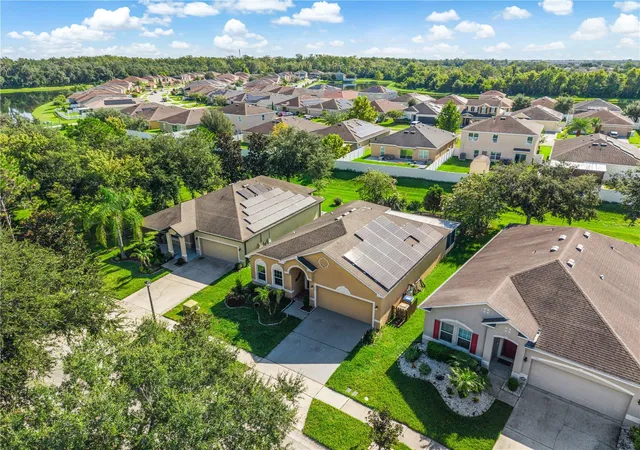 Photo 4 of Single family home for sale at 2843 Jasper Run, Kissimmee, FL 34758 | MLS# S5156385 | Listing updated on 2026-10-13