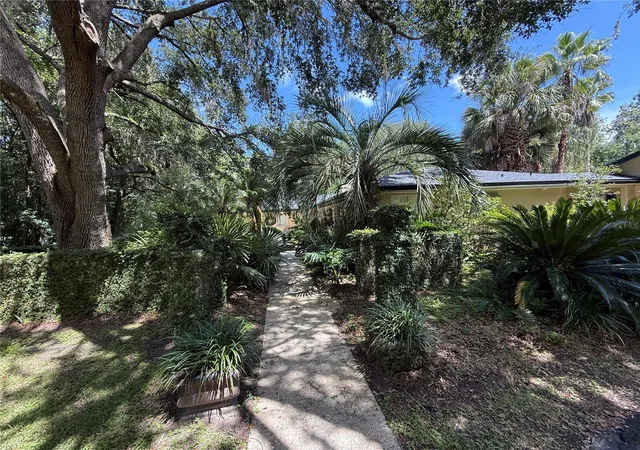 Photo 2 of Single family home for sale at 555 NW 23rd Street, Gainesville, FL 32607 | MLS# TB8542819 | Listing updated on 2026-09-27