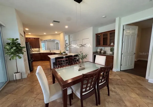 Listing Photo 4 - Condo for sale in building located at 1140 Beachcomber Ct, OSPREY, FL 34229 - Unit #11