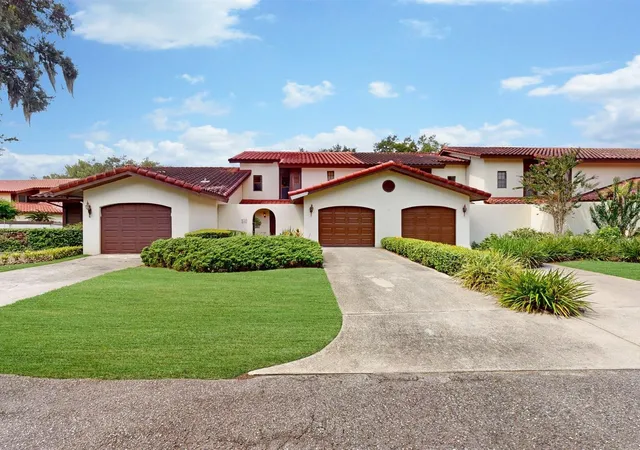 Townhouse for sale at 105 Coventry Ln, HAINES CITY, FL 33844 | MLS# O6436875