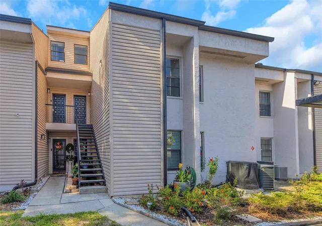 Condo for sale at 5151 Puritan Cir #1022, TAMPA, FL 33617 | MLS# S5156386