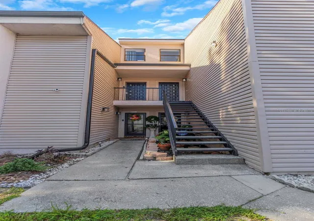 Photo 3 of Condo for sale at 5151 Puritan Cir #1022, Tampa, FL 33617 | MLS# S5156386 | Listing updated on 2026-10-01