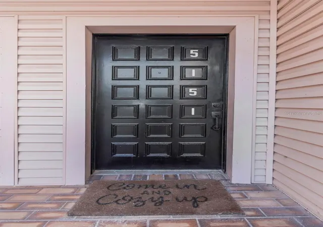 Listing Photo 4 - Condo for sale in building located at 5151 Puritan Cir, TAMPA, FL 33617 - Unit #1022