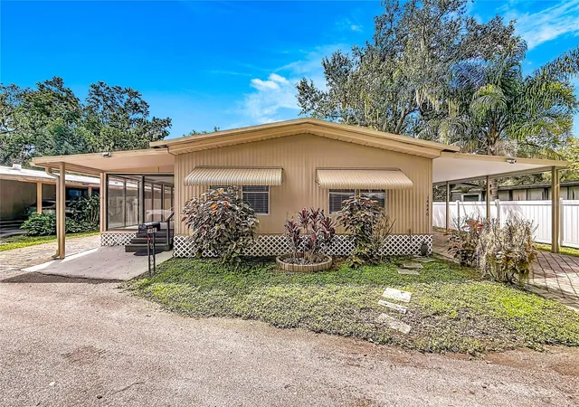 Photo 3 of Manufactured home for sale at 14446 Shangrila Ln, Odessa, FL 33556 | MLS# W7888944 | Listing updated on 2026-10-05