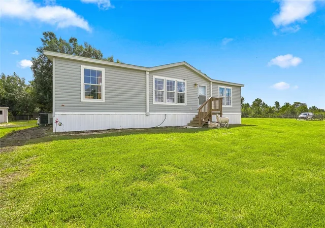 Photo 3 of Manufactured home for sale at 20967 Nw 250th Street, Okeechobee, FL 34972 | MLS# K4903736 | Listing updated on 2026-09-04