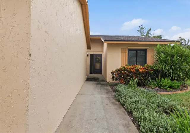 Photo 2 of Single family home for sale at 3191 Glen Elyn Blvd #4, Sarasota, FL 34237 | MLS# A4704174 | Listing updated on 2026-09-16