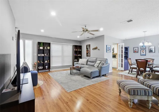 Photo 4 of House for sale at 3191 Glen Elyn Blvd #4, Sarasota, FL 34237 | MLS# A4704174 | Listing updated on 2026-09-16