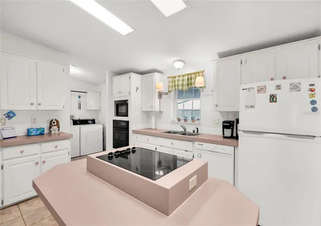2nd image of 222 Sue Ave, Davenport, FL 33897 | MLS# S5156388