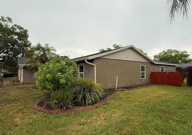 Photo 2 of Single family home for sale at 5521 Redhawk Dr, New Port Richey, FL 34655 | MLS# TB8542843 | Listing updated on 2026-08-31