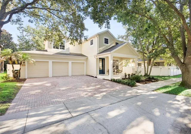 Photo 3 of Single family home for sale at 13239 Jervey St, Windermere, FL 34786 | MLS# O6436893 | Listing updated on 2026-09-23