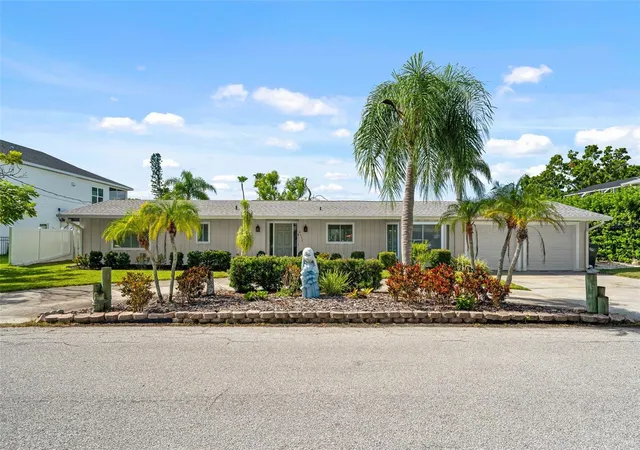 Photo 2 of Single family home for sale at 4331 Pompano Ln, PALMETTO, FL 34221 | MLS# A4704178 | Listing updated on 2026-10-09