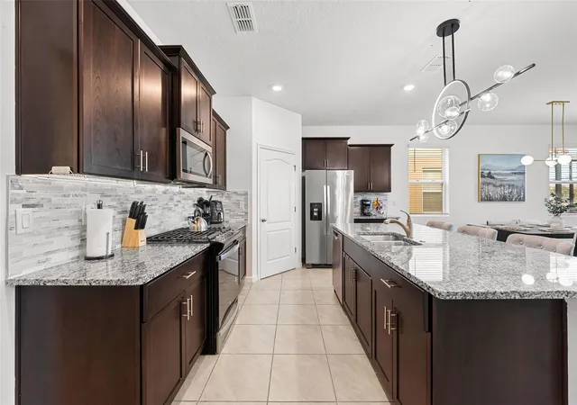 3rd image of 7552 Oakmoss Loop, Davenport, FL 33837 | MLS# O6436902