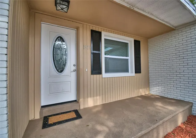 Photo 2 of Single family home for sale at 1919 19th St Nw, Winter Haven, FL 33881 | MLS# P4939717 | Listing updated on 2026-08-27