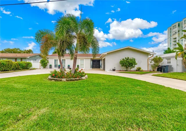 Photo 4 of Single family home for sale at 450 64Th Ave, St Pete Beach, FL 33706 | MLS# TB8542869 | Listing updated on 2026-09-08