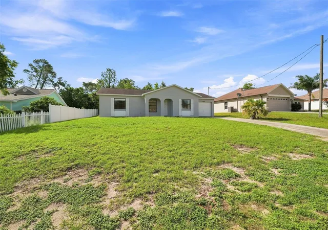Photo 3 of Single family home for sale at 13246 Asbury St, Spring Hill, FL 34609 | MLS# W7888949 | Listing updated on 2026-08-28