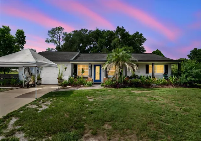 Photo 1 of Single family home for sale at 22 Fairway Dr, Eustis, FL 32726 | MLS# O6436910 | Listing updated on 2026-08-28