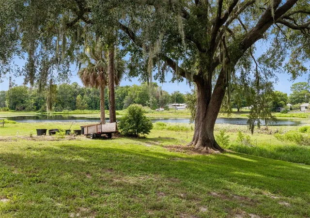 Photo 14 of Single family home for sale at 22 Fairway Dr, Eustis, FL 32726 | MLS# O6436910 | Listing updated on 2026-08-28
