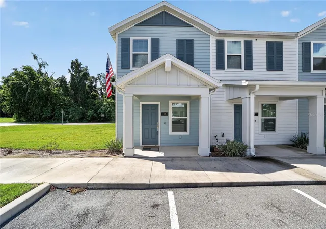 Photo 3 of Townhouse for sale at 3409 SW 34th Avenue Cir #16, Ocala, FL 34474 | MLS# OM731156 | Listing updated on 2026-09-04