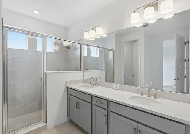 Photo 4 of Single family home for sale at 16050 Honey Harvest St, Winter Garden, FL 34787 | MLS# O6436917 | Listing updated on 2026-08-27