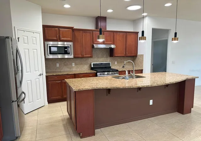 4th image of 333 Navarra Ln, Davenport, FL 33837 | MLS# S5156401