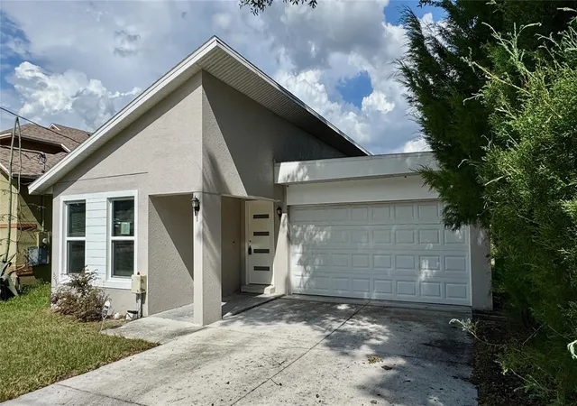 Photo 1 of Sale Pending at 5 N Hart Blvd, Orlando, FL 32835 | MLS# O6436921 | Listing updated on 2026-09-03
