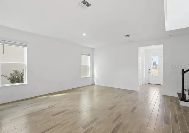 Photo 3 of Single family home for sale at 14751 Field Daisy Dr, Winter Garden, FL 34787 | MLS# O6436927 | Listing updated on 2026-08-28