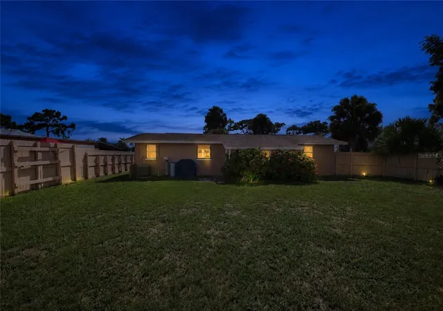 Photo 3 of Single family home for sale at 1509 Banyan Dr, Venice, FL 34293 | MLS# A4704192 | Listing updated on 2026-10-17