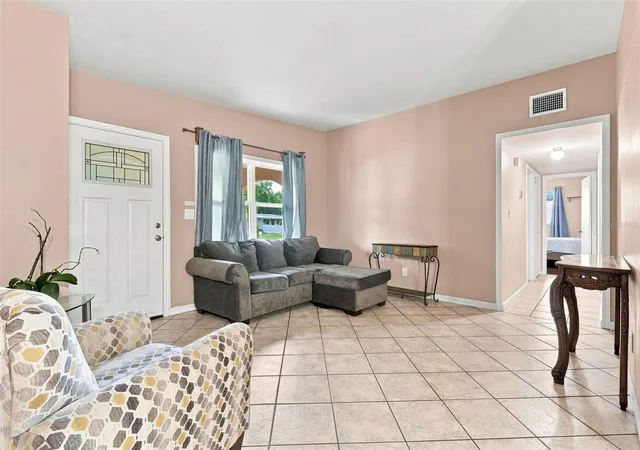 Photo 3 of Single family home for sale at 275 Abbott Ave, Lake Mary, FL 32746 | MLS# V4950934 | Listing updated on 2026-09-28