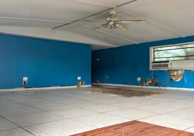 Photo 3 of Sale Pending at 3198 Painters St, Spring Hill, FL 34606 | MLS# TB8542904 | Listing updated on 2026-09-03