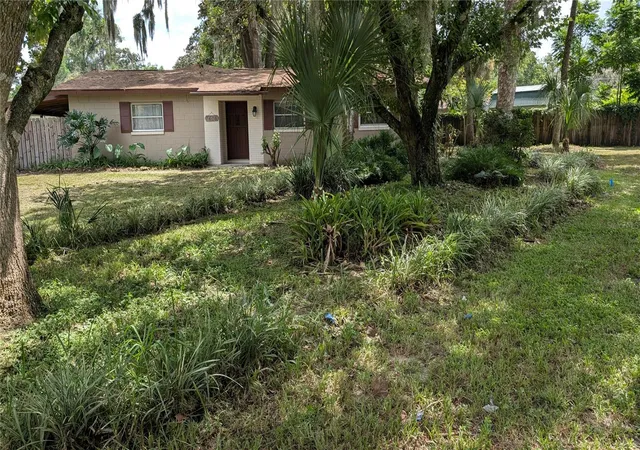 Photo 2 of Single family home for sale at 1408 Ne 25th Place, Ocala, FL 34470 | MLS# G5117023 | Listing updated on 2026-10-02