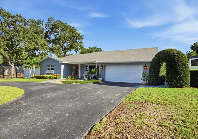 Photo 2 of Single family home for sale at 10715 Carrollwood Dr, Tampa, FL 33618 | MLS# TB8542917 | Listing updated on 2026-09-02
