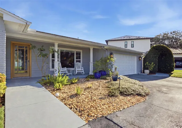 Photo 3 of Single family home for sale at 10715 Carrollwood Dr, Tampa, FL 33618 | MLS# TB8542917 | Listing updated on 2026-10-08