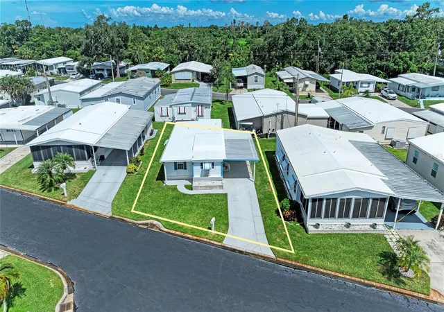 Photo 2 of Manufactured home for sale at 2900 8th Avenue W #47, Palmetto, FL 34221 | MLS# A4704199 | Listing updated on 2026-09-13