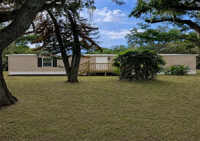 Photo 2 of Manufactured home for sale at 2017 Christy Ln, Lakeland, FL 33801 | MLS# R4911893 | Listing updated on 2026-09-12