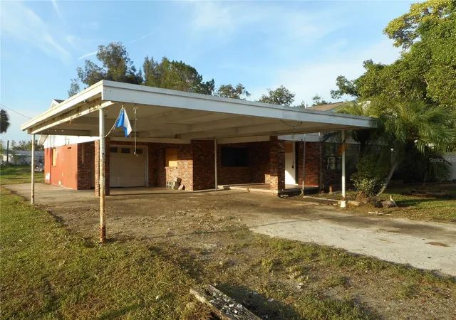 Photo 3 of Single family home for sale at 609 1st Ave Nw, Ruskin, FL 33570 | MLS# TB8542944 | Listing updated on 2026-09-25